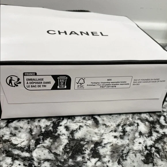 CHANEL Chance Eau Tendre Eau de Toilette (EMPTY) with small CHANEL Shopping Bag - Picture 3 of 8